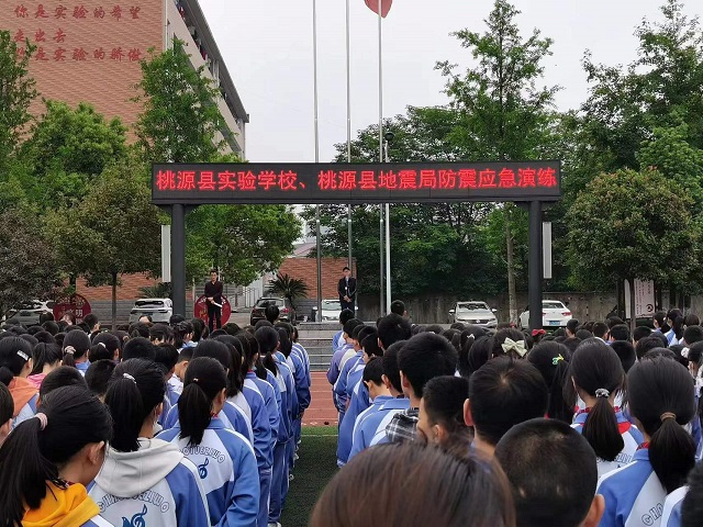 听宣讲4.jpg